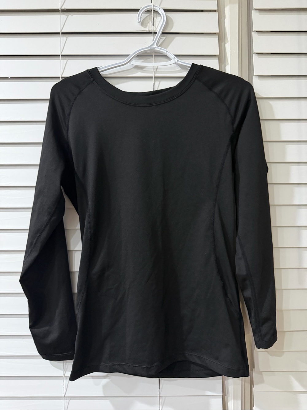 Athletic Black Long Sleeve Women's Top Size Large 🖤